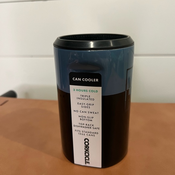 Travis Mathew/Corkcicle Can Cooler - Picture 3 of 3